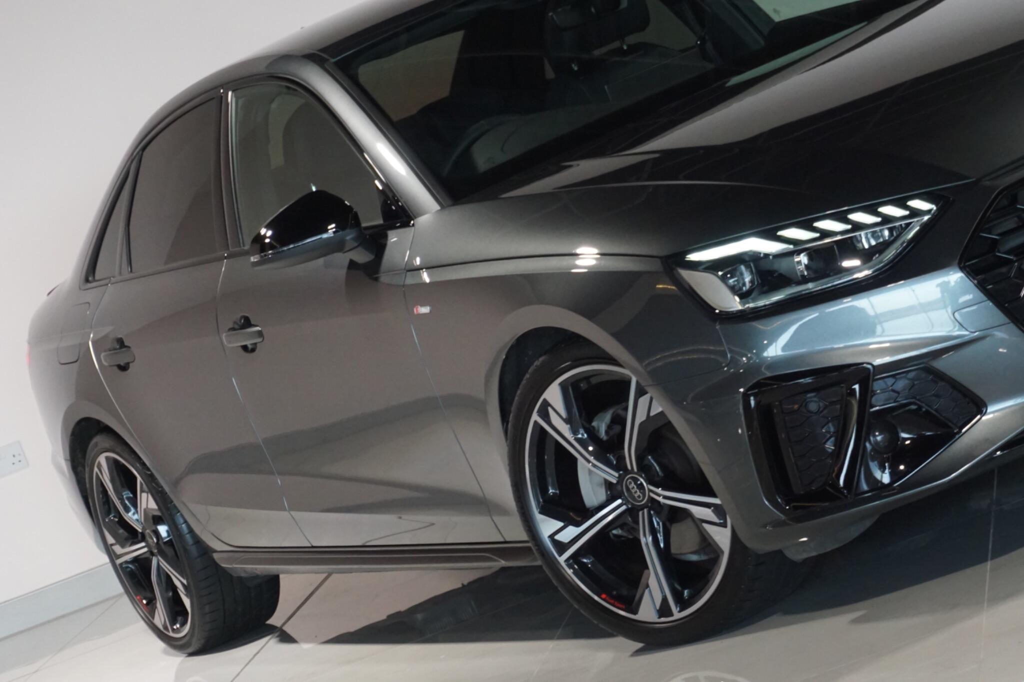 Audi A4 2.0 TDI 40 Black Edition Saloon 4dr Diesel S Tronic quattro Euro 6 (s/s) (204 ps)